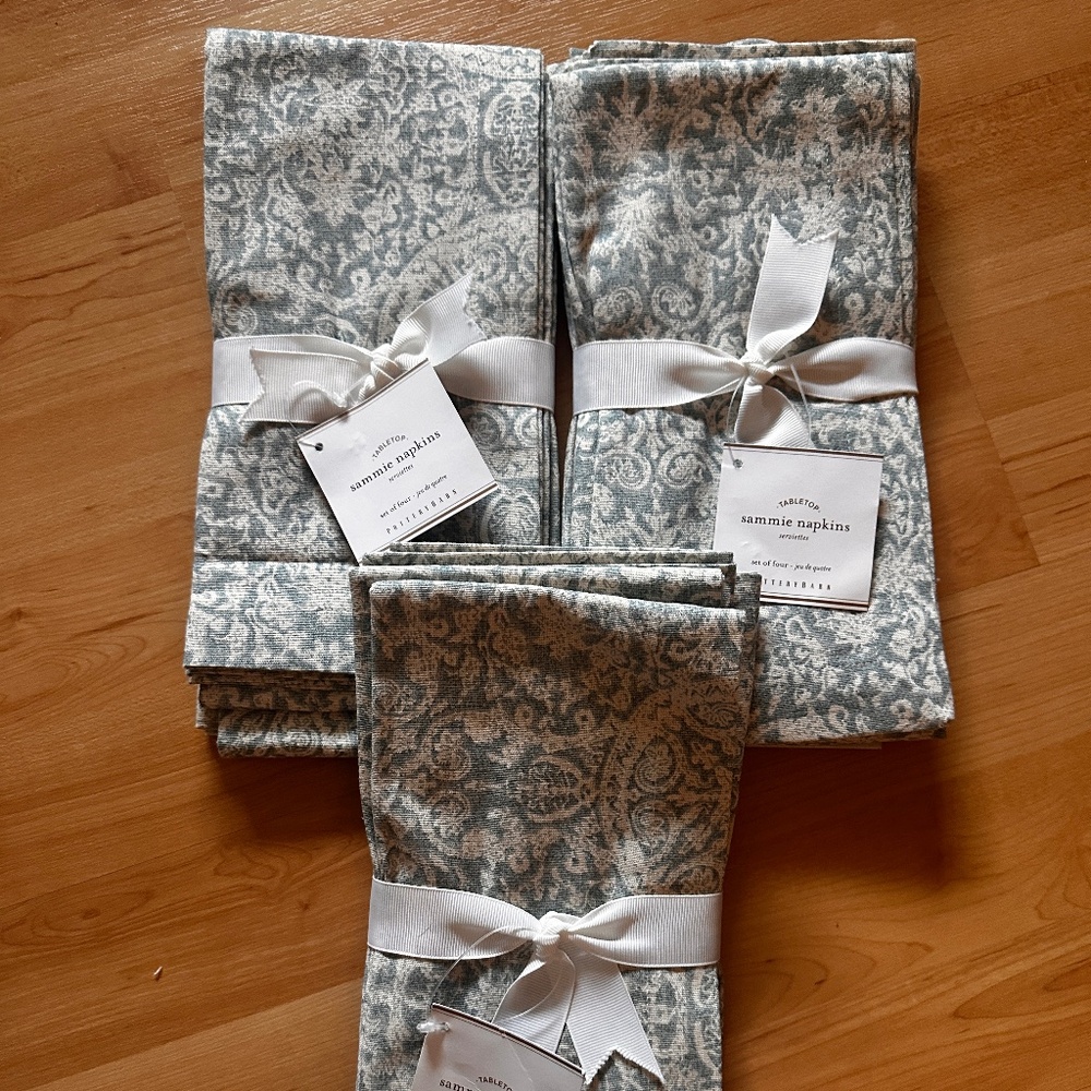 Pottery Barn (3) sets of 4  Sammie Print Cotton Napkins Blue